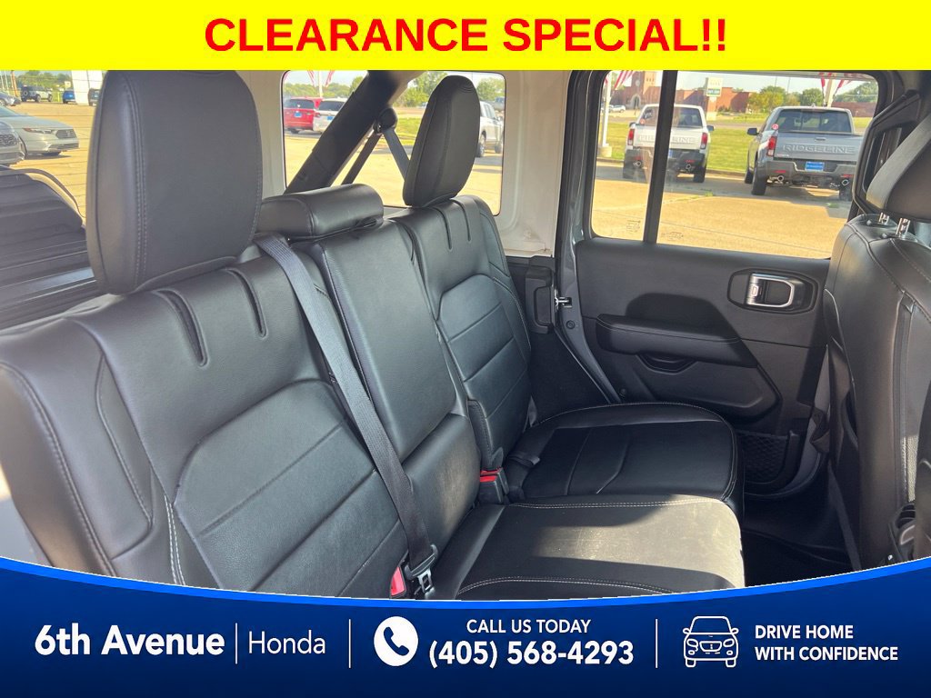 Used 2023 Jeep Wrangler Unlimited Sahara w/ Cold Weather Group AWD/4WD image 16