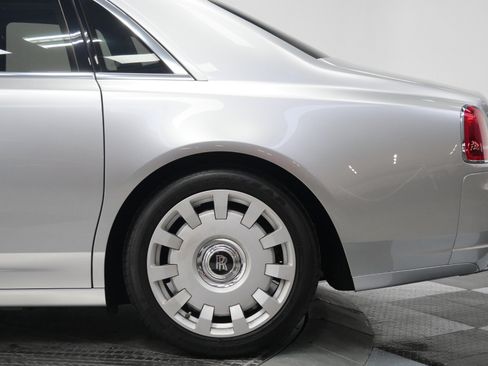 Used 2013 Rolls-Royce Ghost RWD image 49