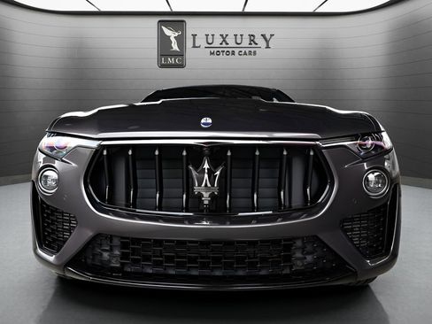 Used 2023 Maserati Levante Modena AWD/4WD image 17