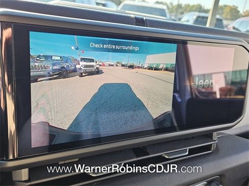 New 2025 Jeep Gladiator Sport image 21