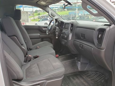 Used 2020 Chevrolet Silverado 1500 W/T w/ WT Value Package AWD/4WD image 12