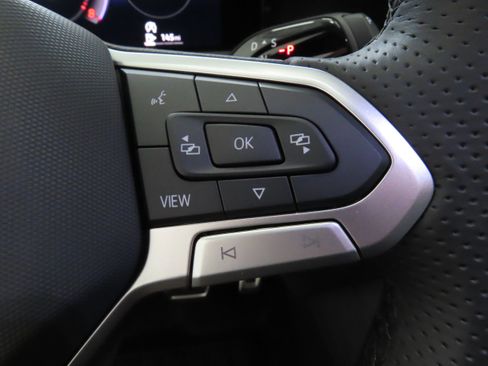 New 2026 Volkswagen Tiguan SE R-Line FWD image 14