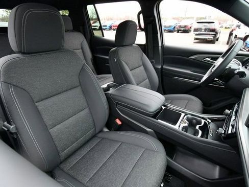 New 2026 Chevrolet Traverse LT w/ Driver Confidence Package AWD/4WD image 17
