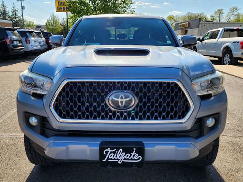 Used 2018 Toyota Tacoma TRD Sport w/ Technology Package AWD/4WD image 3