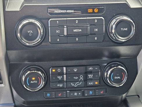 Used 2020 Ford F250 Lariat w/ Lariat Value Package image 41