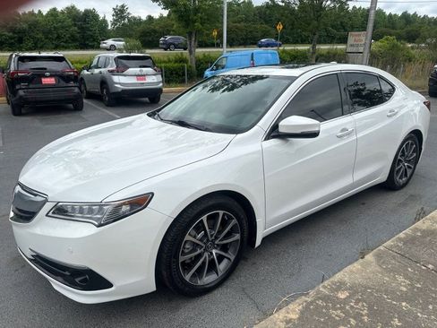 Used 2017 Acura TLX V6 SH-AWD w/ Advance Package image 3