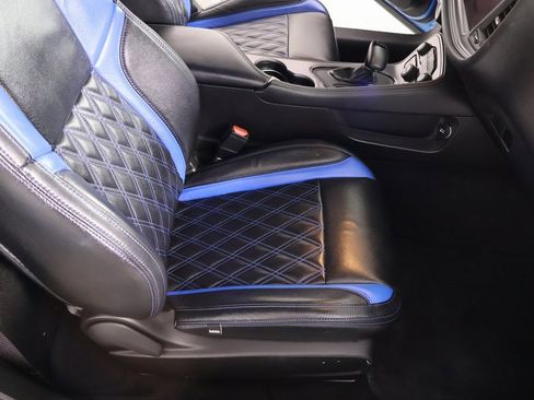 Used 2023 Dodge Challenger SXT w/ Blacktop Package image 12