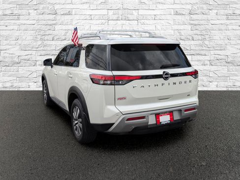 Used 2022 Nissan Pathfinder SL FWD image 8