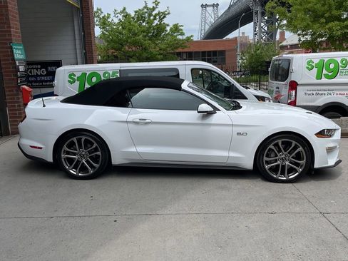 Used 2018 Ford Mustang GT Premium w/ Equipment Group 401A RWD image 5