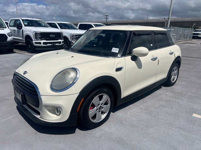 Used 2020 MINI Cooper 4-Door Hardtop w/ Storage Package FWD image 3
