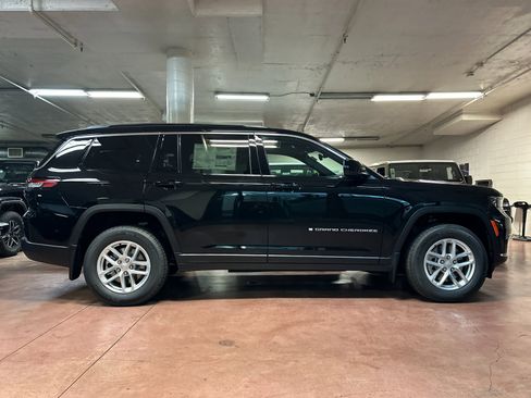 New 2025 Jeep Grand Cherokee L Laredo w/ Luxury Tech Group I image 6