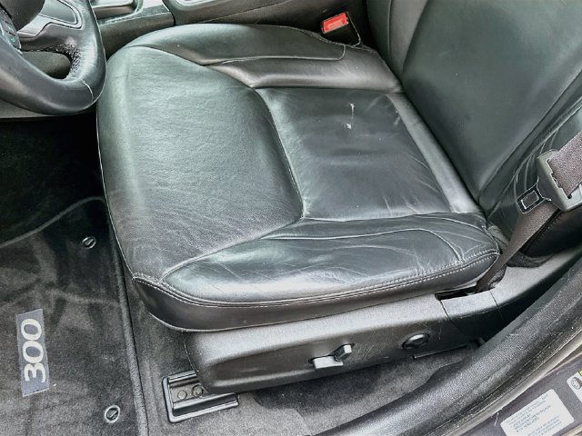 Used 2015 Chrysler 300 Limited RWD image 20