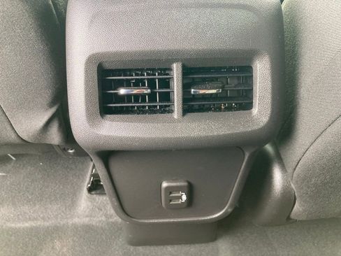 Used 2023 Chevrolet Equinox LT AWD/4WD image 16