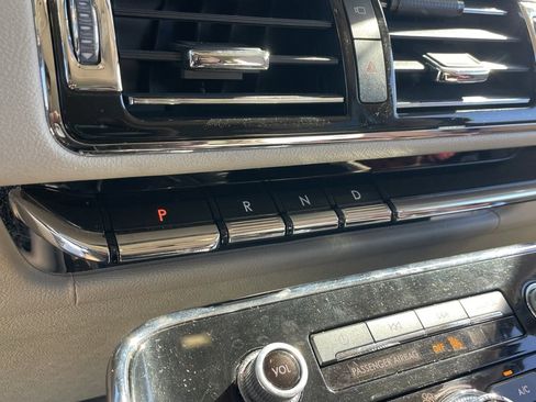 Used 2018 Lincoln Navigator Select w/ Technology Package image 5