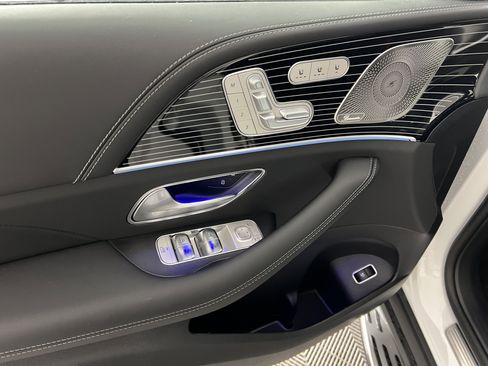 New 2025 Mercedes-Benz GLS 63 AMG 4MATIC image 18