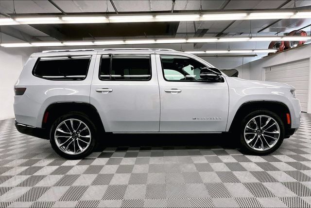Used 2025 Jeep Wagoneer Series III w/ Premium Group I AWD/4WD image 16
