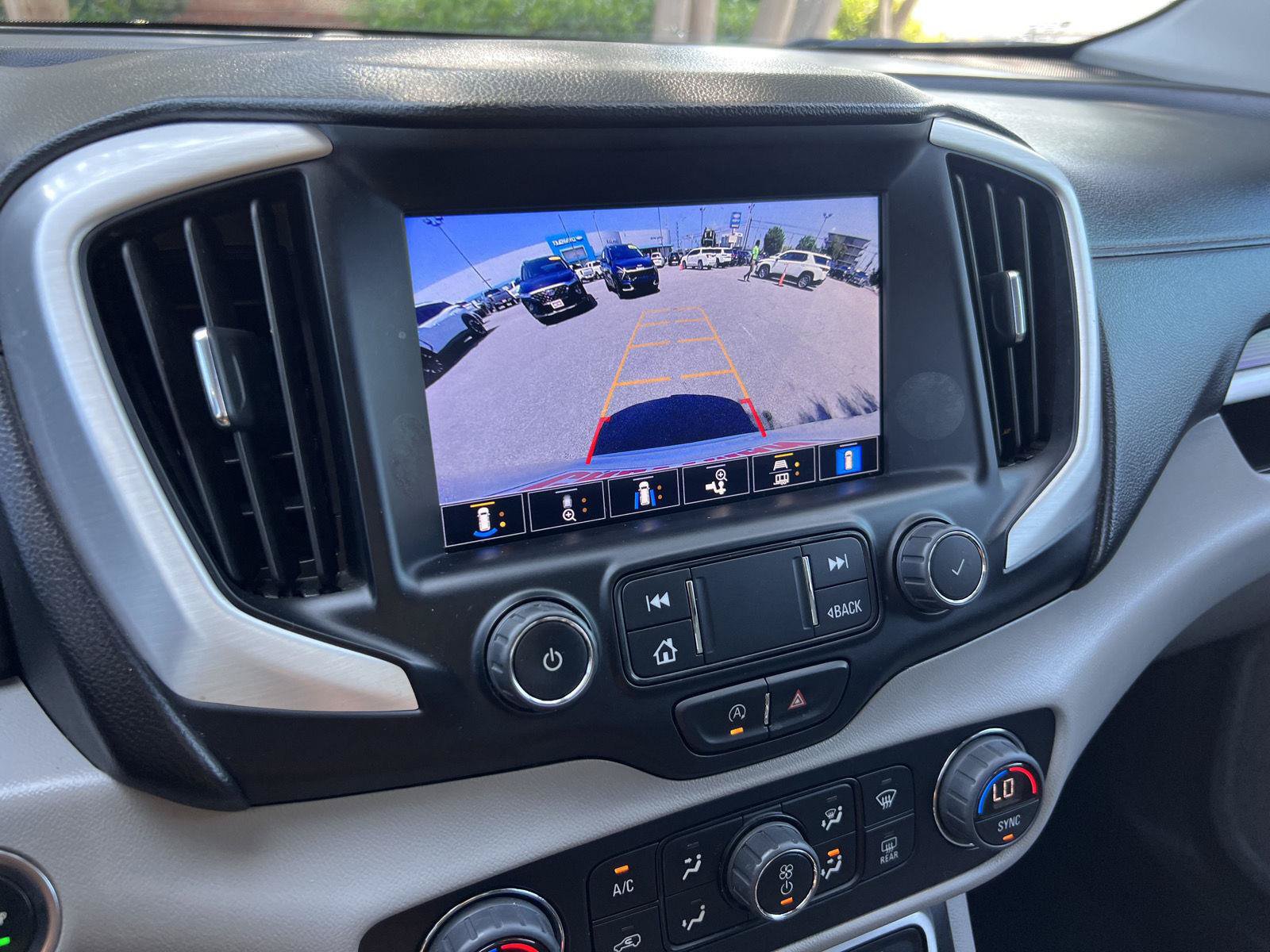 Used 2022 GMC Terrain SLT w/ Tech Package AWD/4WD image 3
