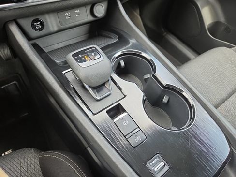 Certified 2025 Nissan Rogue SV FWD image 27