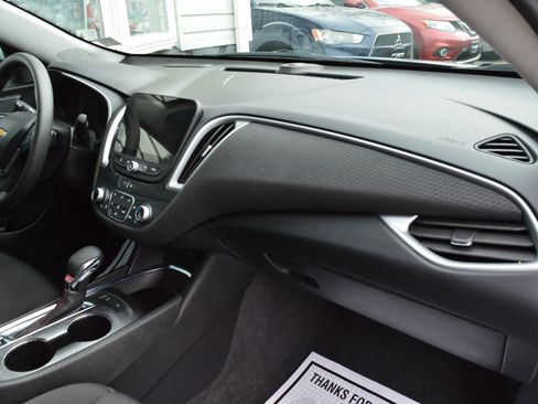 Used 2024 Chevrolet Malibu LT image 27