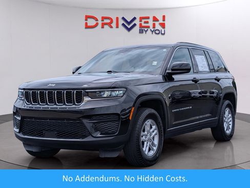 Used 2024 Jeep Grand Cherokee Laredo w/ Luxury Tech Group I RWD image 1
