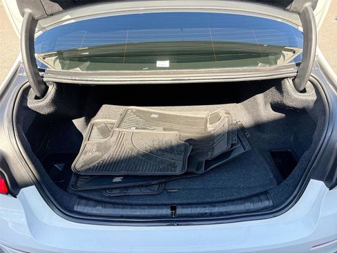 Used 2021 BMW 530i xDrive w/ Premium Package image 29