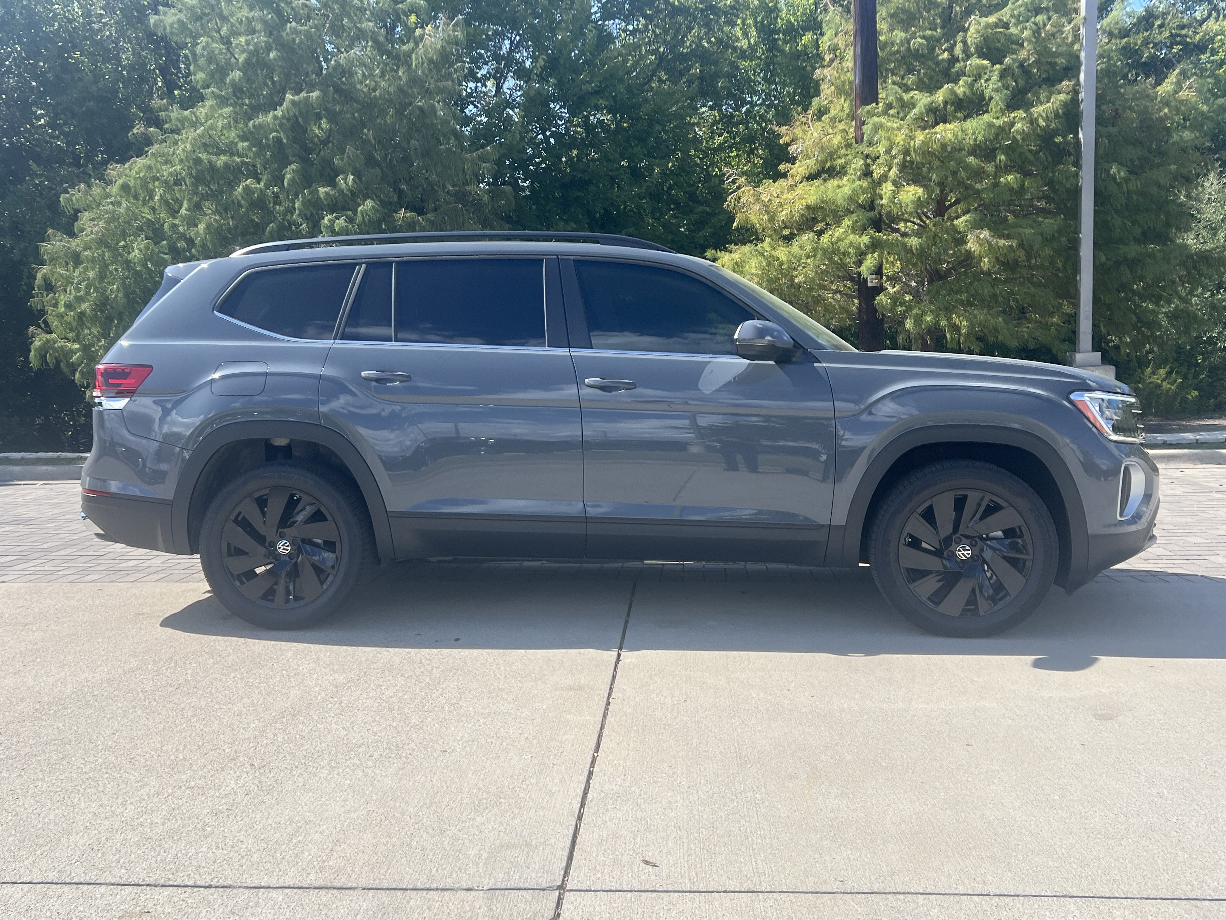 Certified 2026 Volkswagen Atlas SE FWD image 10