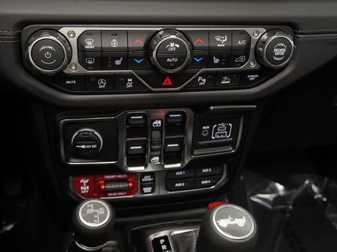 Used 2026 Jeep Wrangler Unlimited Rubicon image 35