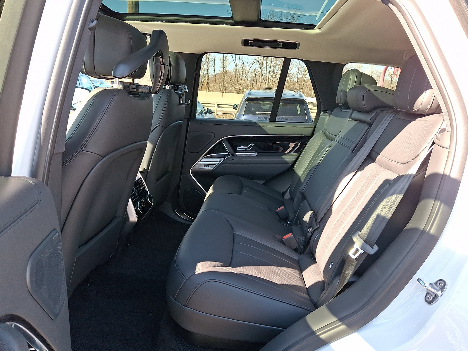 New 2026 Land Rover Range Rover SE AWD/4WD image 5