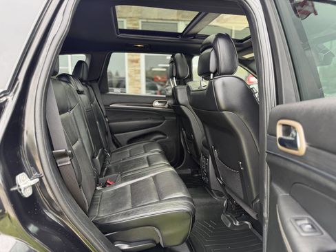 Used 2014 Jeep Grand Cherokee Overland AWD/4WD image 13