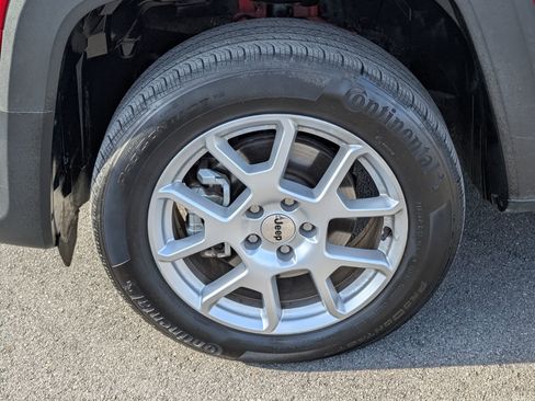 Used 2023 Jeep Renegade Latitude image 27