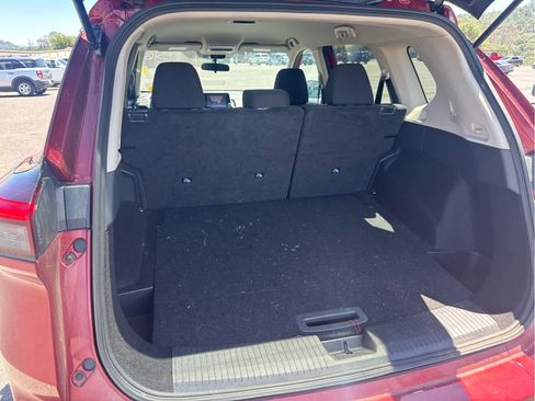 Used 2024 Nissan Rogue S AWD/4WD image 8