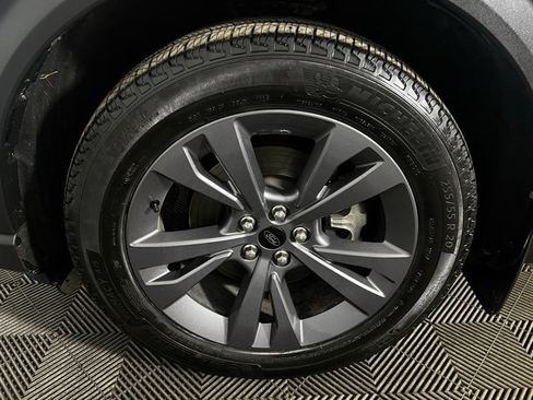 Used 2025 Ford Explorer Active w/ Active Comfort Package image 32