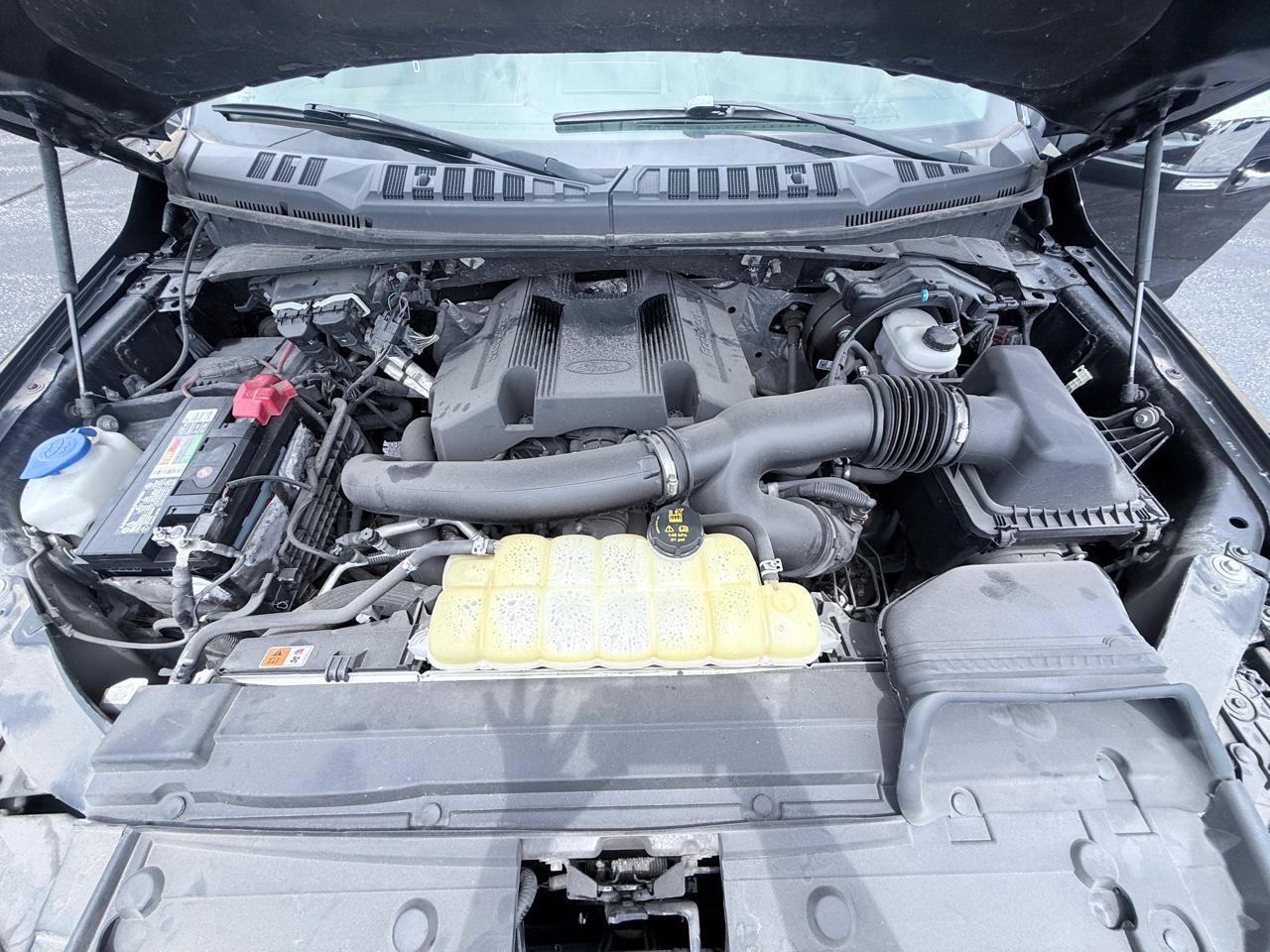 Used 2019 Ford F150 Lariat w/ Equipment Group 502A Luxury AWD/4WD image 18