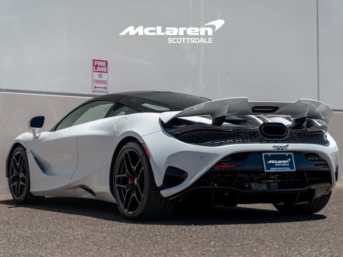Used 2024 McLaren 750S RWD image 4