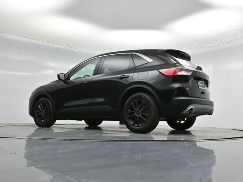 Certified 2022 Ford Escape SE image 50