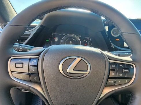 Used 2024 Lexus ES 300h w/ Premium Package FWD image 27