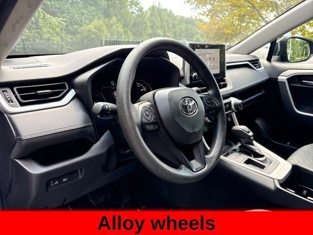Used 2025 Toyota RAV4 XLE FWD image 81