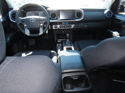 Used 2021 Toyota Tacoma SR5 w/ Trail Edition image 23