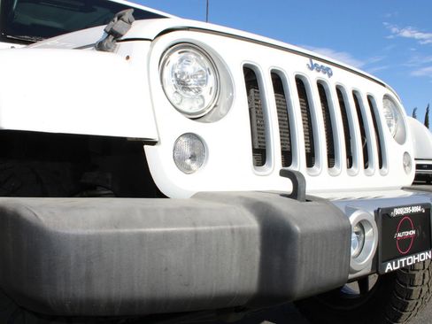 Used 2018 Jeep Wrangler Unlimited Sahara w/ Connectivity Group image 6