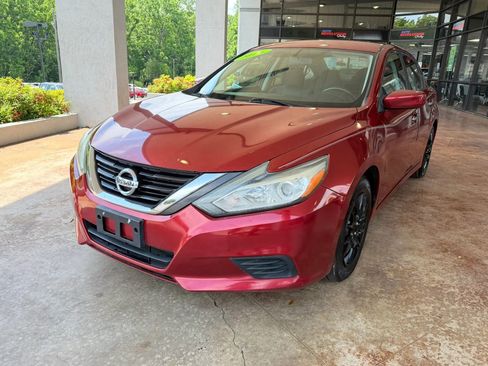 Used 2016 Nissan Altima 2.5 S w/ Power Driver Seat Package FWD image 1