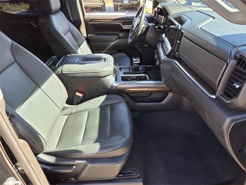 Used 2022 Chevrolet Silverado 1500 LT Trail Boss w/ Convenience Package II image 15