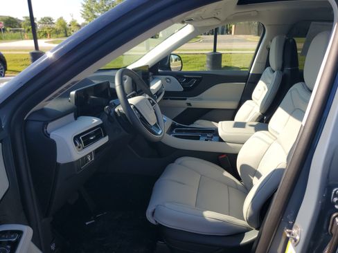 New 2026 Lincoln Aviator Reserve AWD/4WD image 11