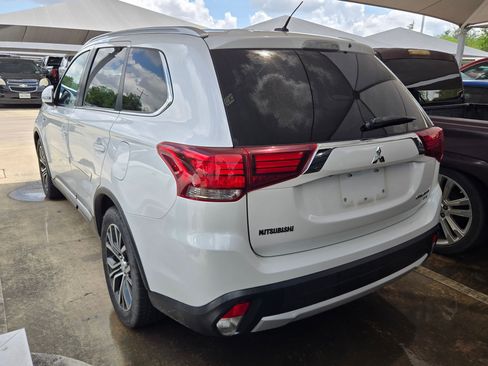 Used 2016 Mitsubishi Outlander GT image 5