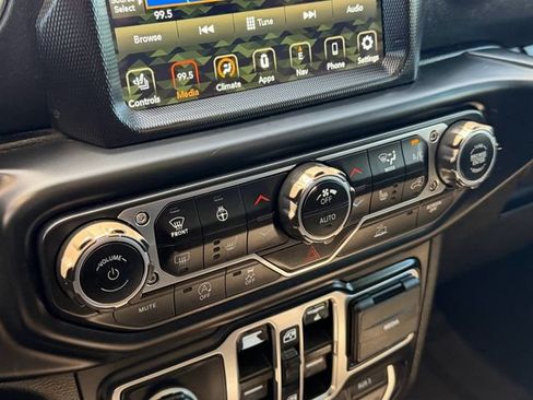 Used 2020 Jeep Gladiator Overland AWD/4WD image 24
