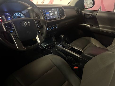 Used 2020 Toyota Tacoma SR5 RWD image 20