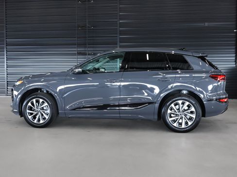 Used 2025 Audi Q6 e-tron Premium w/ Convenience Package image 14