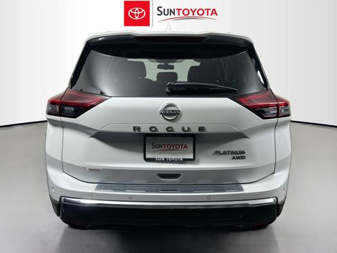 Used 2024 Nissan Rogue Platinum w/ Platinum Premium Package AWD/4WD image 5