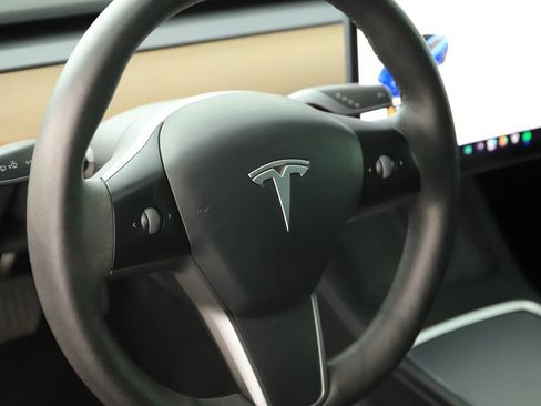 Used 2021 Tesla Model 3 Standard Range Plus RWD image 16