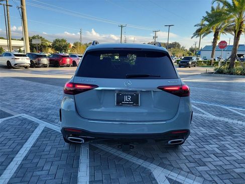 Used 2025 Mercedes-Benz GLE 450e 4MATIC image 4