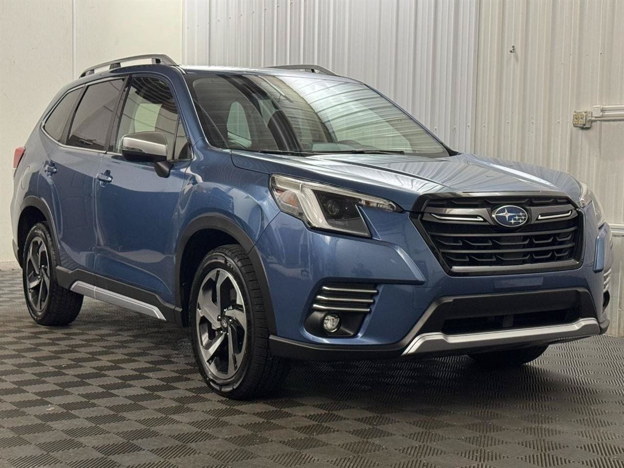 Used 2024 Subaru Forester Touring w/ Pop Package 2 AWD/4WD image 5